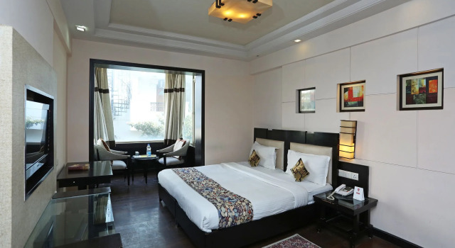 OYO 11322 Hotel The Camria