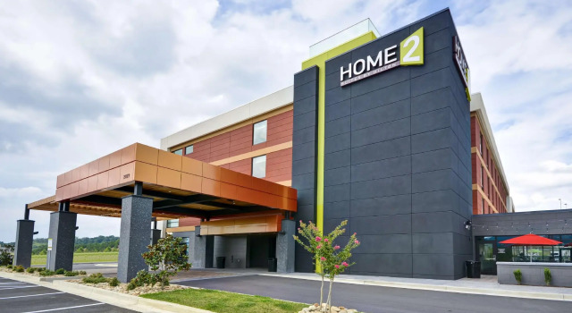 Кровать в общем номере Home2 Suites By Hilton Pigeon Forge