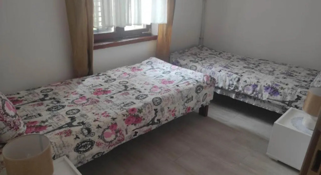 Andrea apartment, Забронировать Апартаменты/квартира Отели Сурчин с парковкой, Парковка