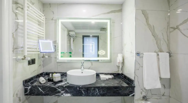 Двухместный номер Superior Karpalas City Hotel & Spa