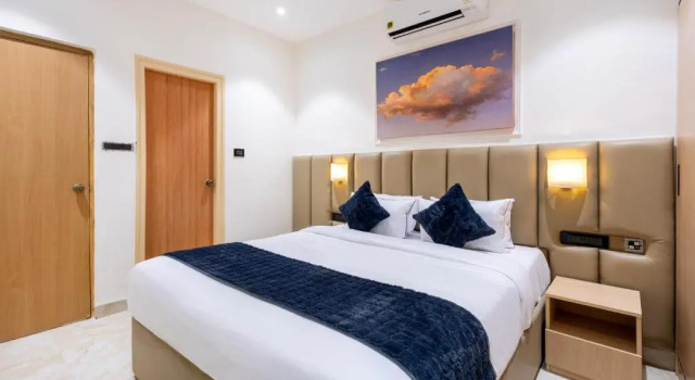 Люкс с балконом ELYSIUM Premier Suites Hitec City