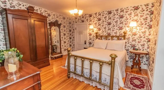 Трёхместный номер Superior Saratoga Dreams B&B