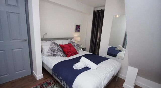 Air Host and Stay - Apartment 4 Broadhurst Court sleeps 4 minutes from town centre, Забронировать Апартаменты/квартира Стокпорт Большой Манчестер, рядом с The Plaza