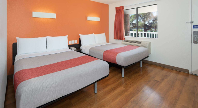Motel 6-Arcadia, CA - Los Angeles - Pasadena Area, Забронировать Мотель Аркадия Большой Лос-Анджелес, рядом с Ипподром Санта-Анита-Парк