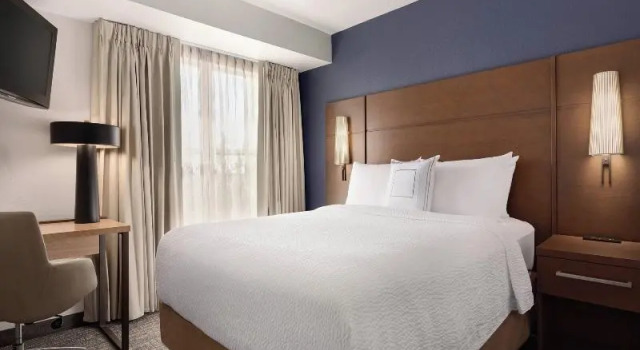 Четырёхместный люкс Courtyard by Marriott Sacramento Folsom