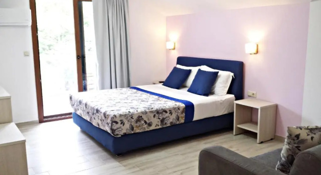 Люкс Efrosini Hotel Apartments & Studios