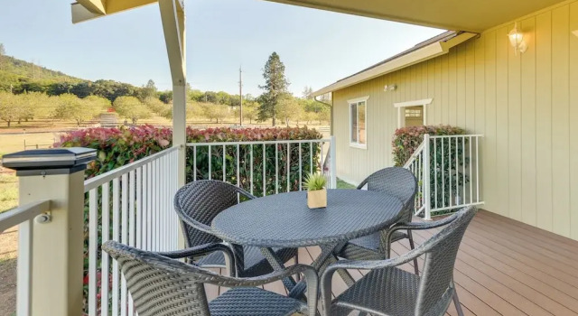 Kelseyville Cottage: Private Deck & On-site Winery
