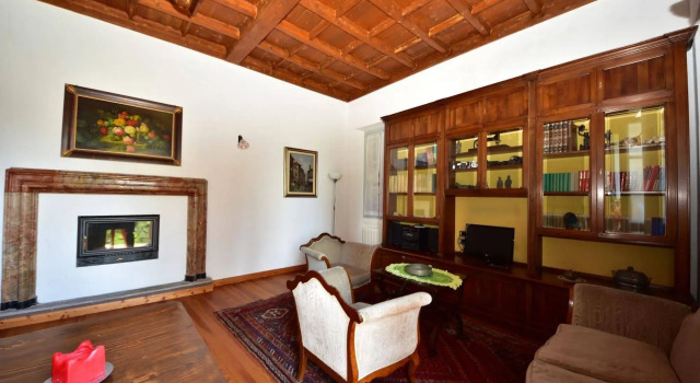 Hotel Diffuso Il Portichetto sulla collina a Vezio Perledo, Book Hotel Hotels in Como with a Pool, Swimming Pool
