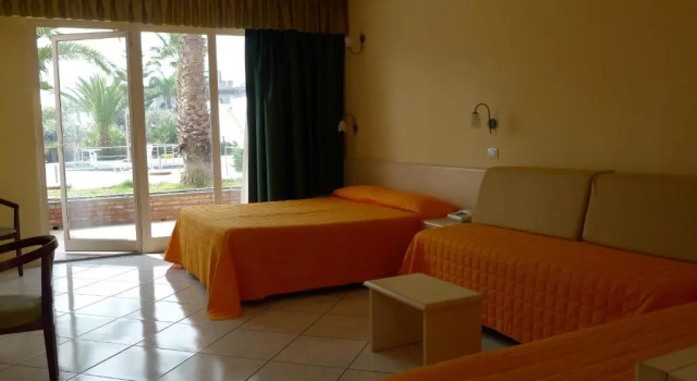 Четырёхместный номер Standard Kings House Hotel Resort