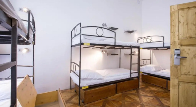 Bett im Wohnheim (Männerwohnheim) Sophies Hostel