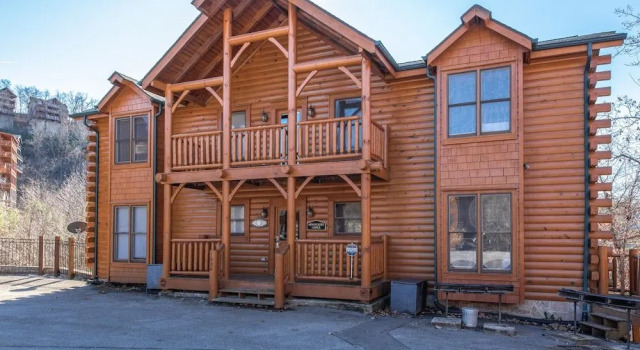 Moonlight Lodge, Забронировать Дом для отпуска Отели Пиджен-Фордж с парковкой, рядом с Семейный парк Goats on the Roof, Парковка