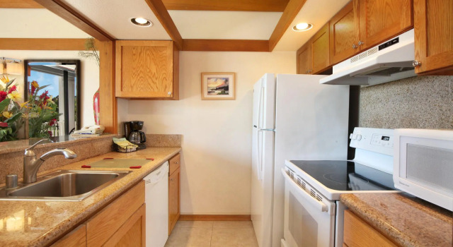 Номер Standard c 1 комнатой с видом на сад Kiahuna Plantation Resort Kauai by OUTRIGGER