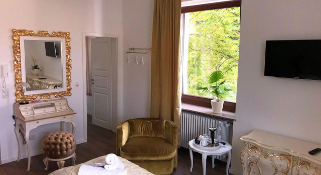 Boutique-Hotel „Altes Rathaus“, Забронировать Отель Ланштайн 