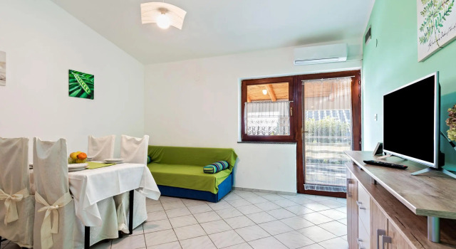 Apartment in Jasenice Near Maslenica Beach