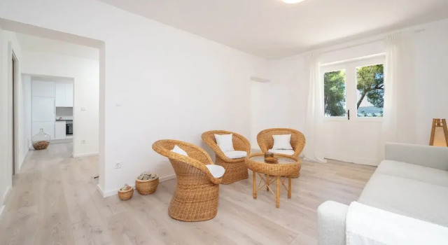 Апартаменты с балконом и с видом на море Beachfront apartments Nincevic