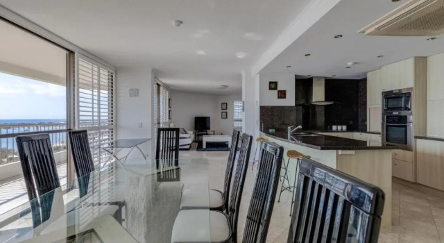 Апартаменты Palmerston Tower on Southport Broadwater