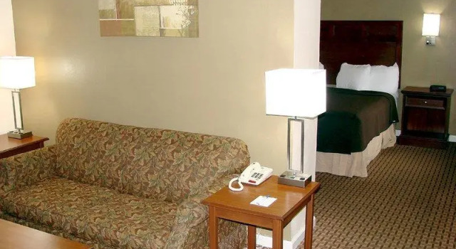 Двухместный люкс c 1 комнатой SureStay Plus Hotel by Best Western Jackson