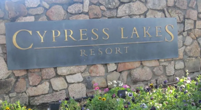 Коттедж Villa 2br Rose Villa located within Cypress Lakes Resort