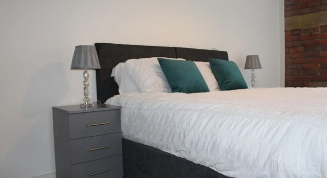 Luxury 1-bed Apartment Bradford Free Parking