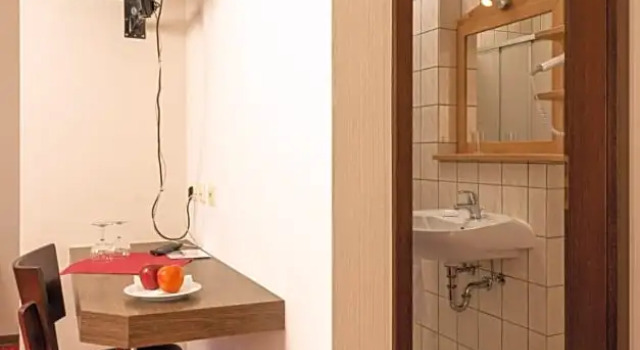 Hotel Restaurant Häsfeld, Đặt Khách sạn Ueberherrn Saarland