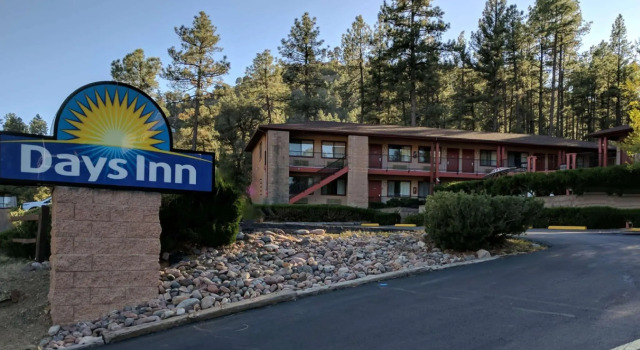 Номер Standard Days Inn by Wyndham Prescott