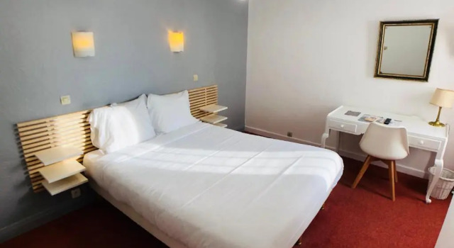 Номер Luxury CitHotel Le Volney