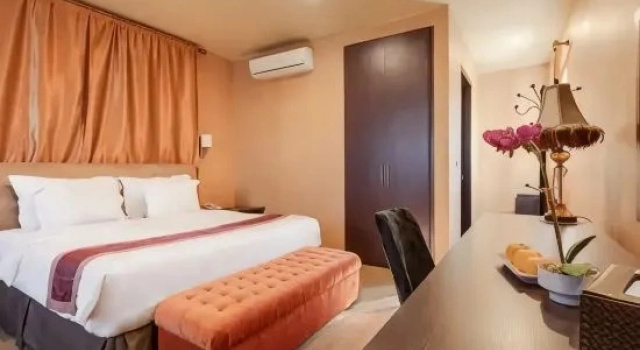 Полулюкс Kenari Tower Hotel