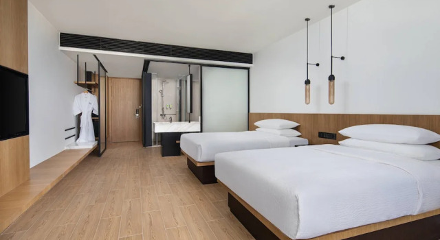 Четырёхместный номер Superior Fairfield by Marriott Guiyang Guanshanhu