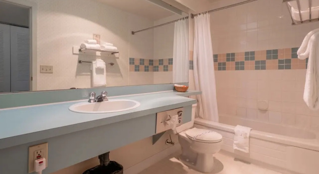 Двухместный номер Classic The Cedars Inn Hotel & Convention Centre
