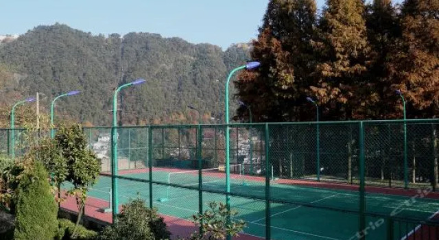 九华山金凤凰宾馆, Boek Hotel Chizhou Anhui