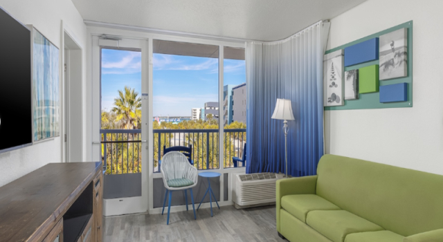 Номер Standard с балконом и с видом на бассейн The Island Resort at Fort Walton Beach
