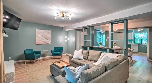 Stylish Durham Townhome < 5 Mi to Downtown!