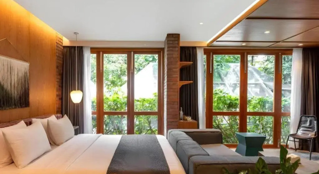 The House Tour Hotel with The Potting Shed, Rezervasyon Otel Bandung Kidul Bandung