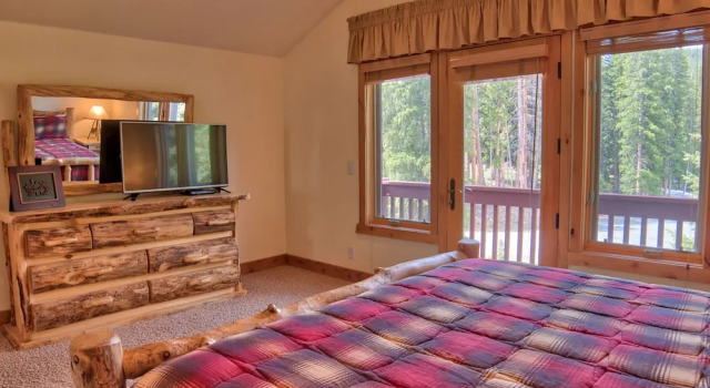 Moose Meadow Retreat Private Home with Hot Tub, Rezerwuj Dom wakacyjny Hotele w Vail Ski z basenem, Basen