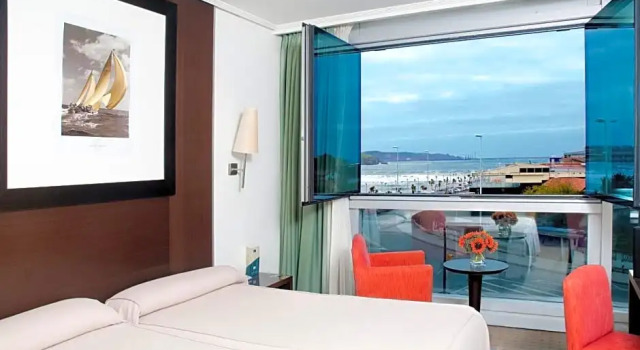 Номер Standard с видом на море Abba Playa Gijón