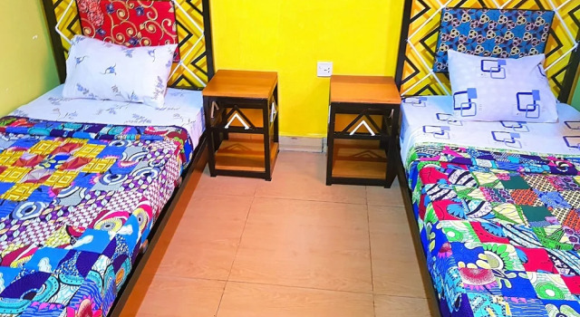 Кровать в общем номере (женский номер) Yambi Guesthouse