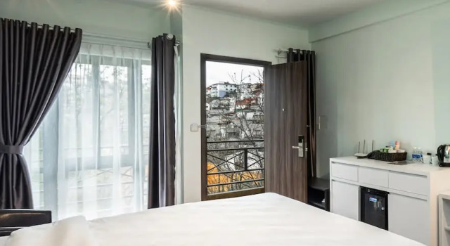 Четырёхместный номер Standard с балконом и с видом на сад Hong Mon Villa
