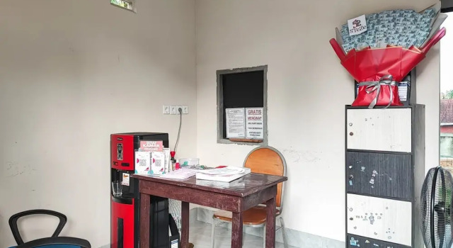 RedDoorz Syariah Near Lapangan Persijam Jambi, Rezerwuj Hotel Hotele w Paalmerah z parkingiem, Parking