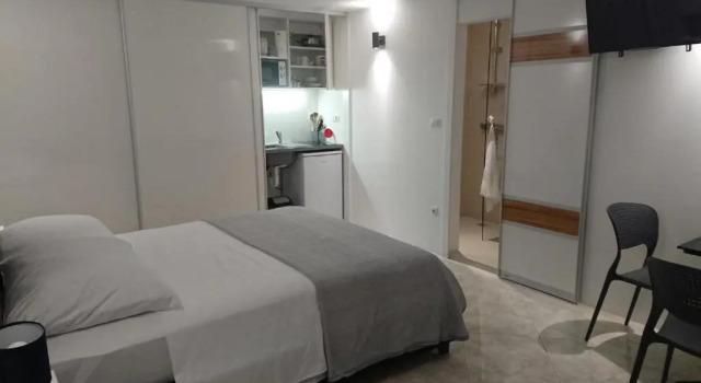 Студия Apartments Alex