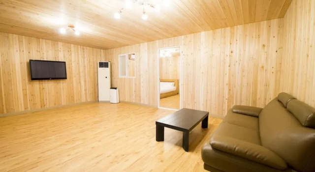 Haedenville Pension, Забронировать Отель Namwon Согвипхо