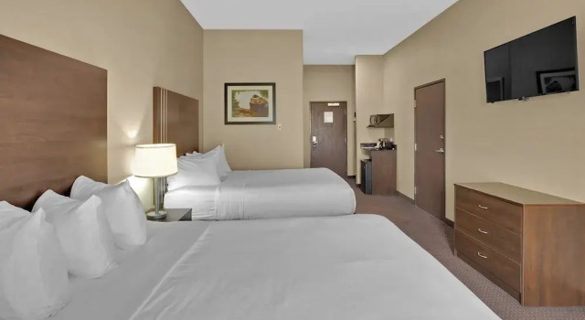 Двухместный номер Standard Duvernay Inn & Suites