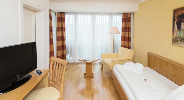 Hotel & Spa Sonne, Забронировать Курортный отель Отели Фёлькермаркт с бассейном, Бассейн