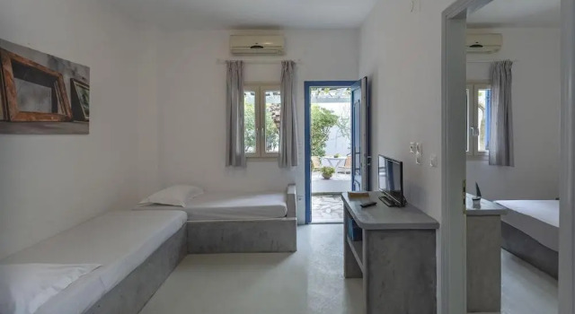 Coralli Bungalows & Camping, Rezervovat Kemp Hotely v Serifos s bazénem, Bazén
