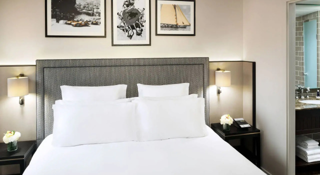 Двухместный номер Superior Columbus Hotel Monte-Carlo, Curio Collection by Hilton