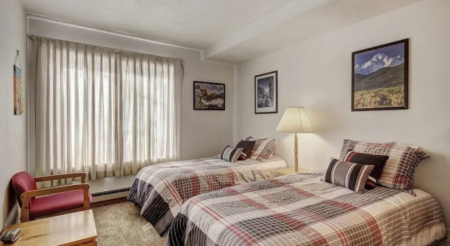 2062 The Pines 2 Bedroom Condo by RedAwning, Забронировать Апартаменты/квартира Отели Кистон с бассейном, Бассейн