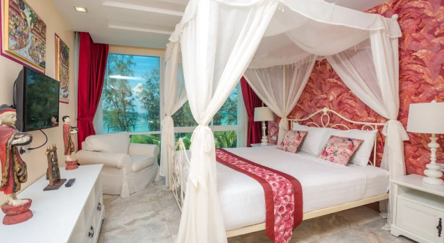 Люкс Deluxe с 2 комнатами с балконом и с красивым видом из окна Almali Rawai Beach Residence