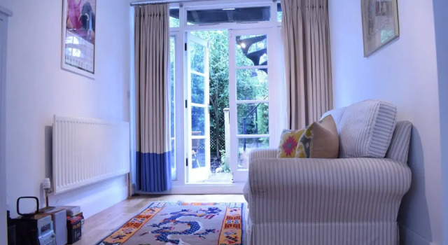 Spacious 1 Bedroom Apartment With Garden, Varaa Huoneisto Asunnot kohteessa Merseyside, Huoneisto