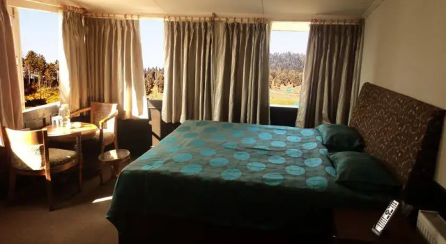 Number Eleven, Забронировать Отель Гульмарг Jammu & Kashmir Ski