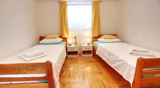 Apartments Rose, Rezerwuj Apartament Hotele w Split-Dalmatia County z parkingiem, Parking