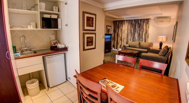 Люкс Courtyard Hotel Sandton